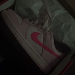 triple pink nike dunks