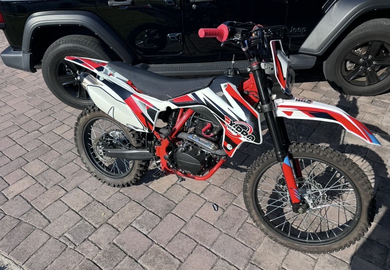 2022 250cc 4 Stroke Dirt Bike Cheap Price $1,400.00