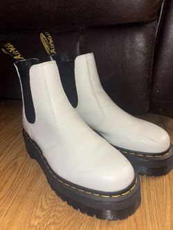 Dr Martens Chelsea Boots