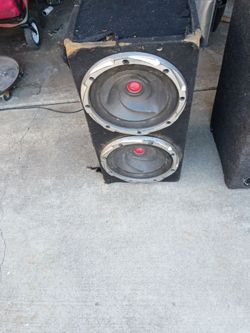 Two 12 inch Kenwood Dual Subwoofer /Speaker Box