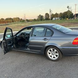 2003 BMW 325i