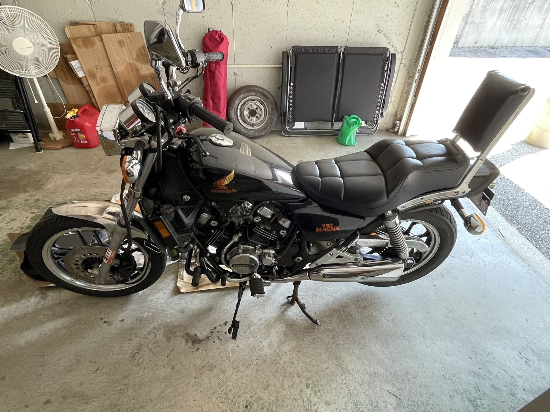1984 Honda Magna V30