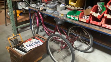 Trike bicycle with 4 STROKE Honda motor