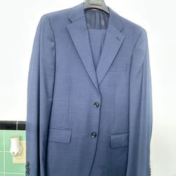 Tommy Hilfiger Men's Suit – Blue – Excellent Condition