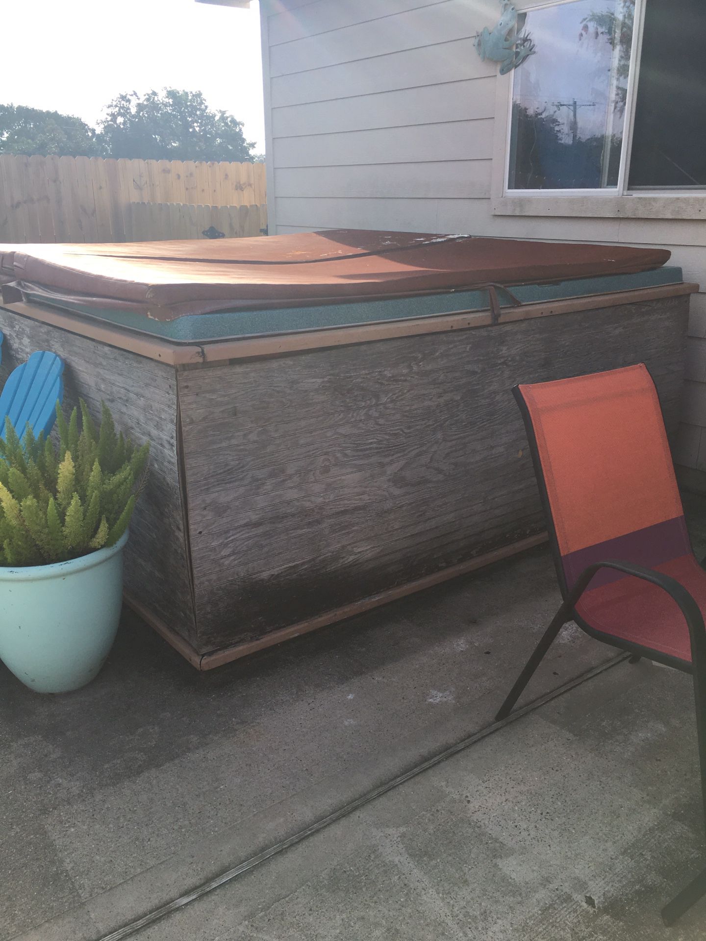 FREE NON WORKING HOT TUB