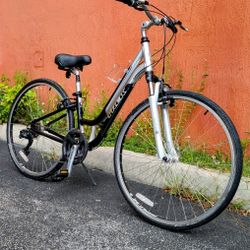 Trek 7100 WSD Hybrid Comfort Women's Cruiser