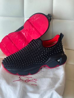 Red buttom sneaker