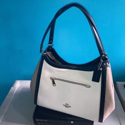 Coach Bag   *NEW*