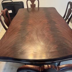 Traditional Mahogany Finish Double Pedestal Dining Table and 5 Chairs