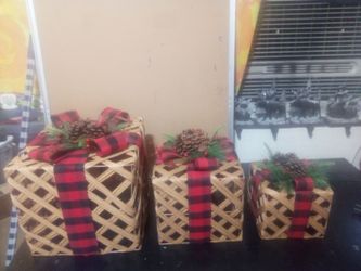 Set of 3 Wicker Christmas Gift Box Decorations
