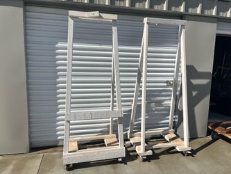 Picture frame stand with wheels