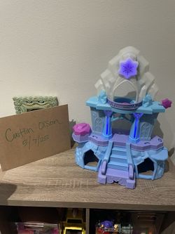 Fisher Price Little People Frozen Ice Palace 