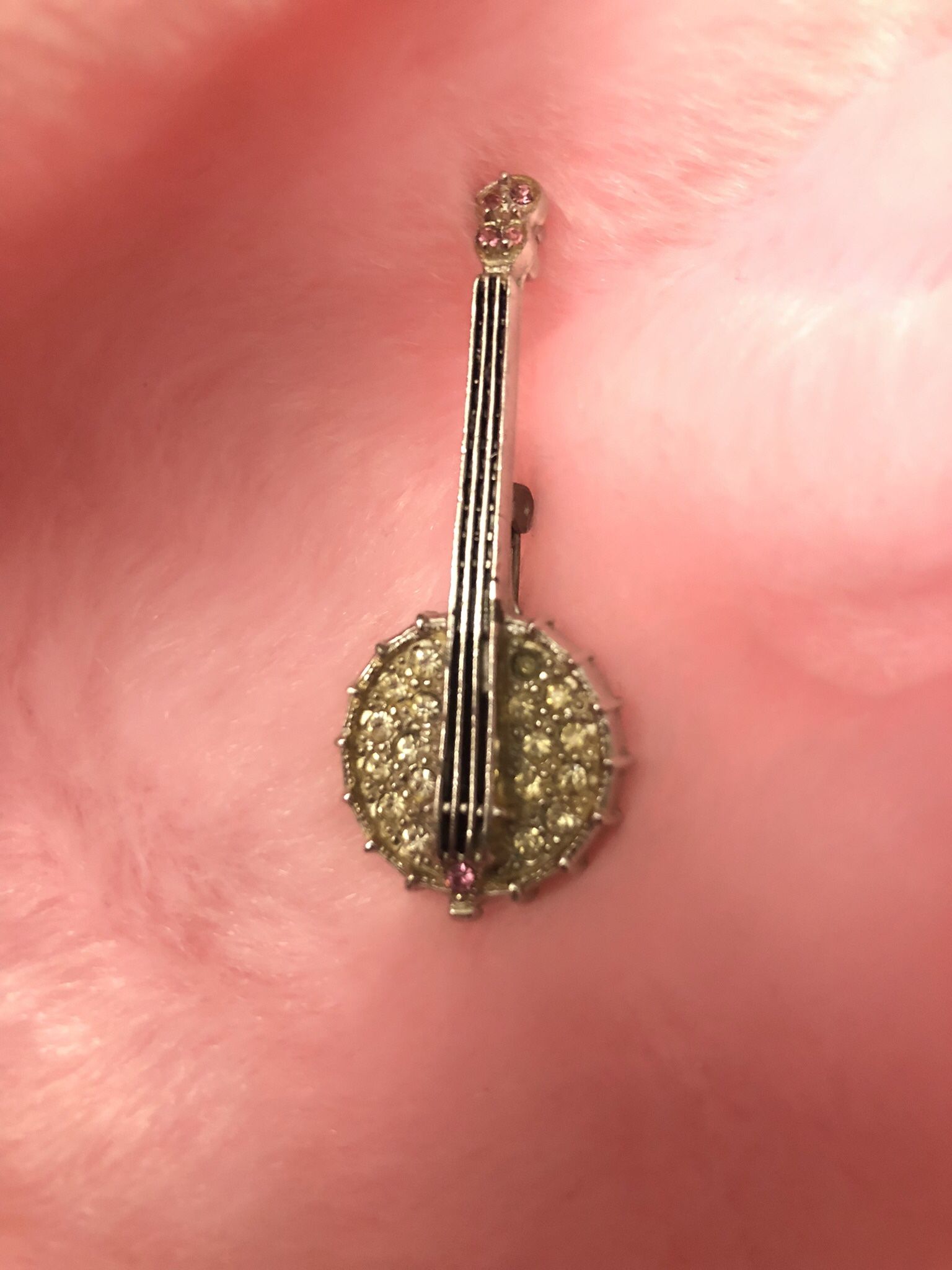 Guitar Brooch