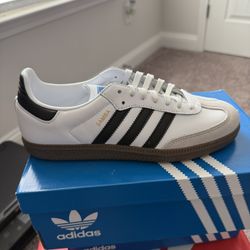 Adidas Sambas. Size 6. Never Worn 