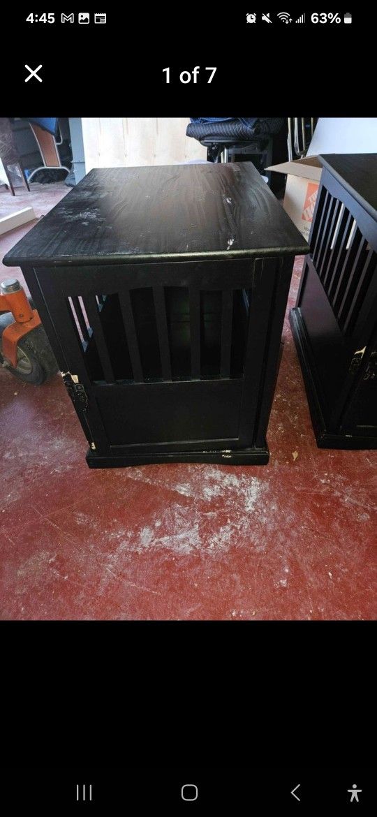 2 Indoor Kennel (see photo photo) 27.5"L x 20.0"W x 24.0"H