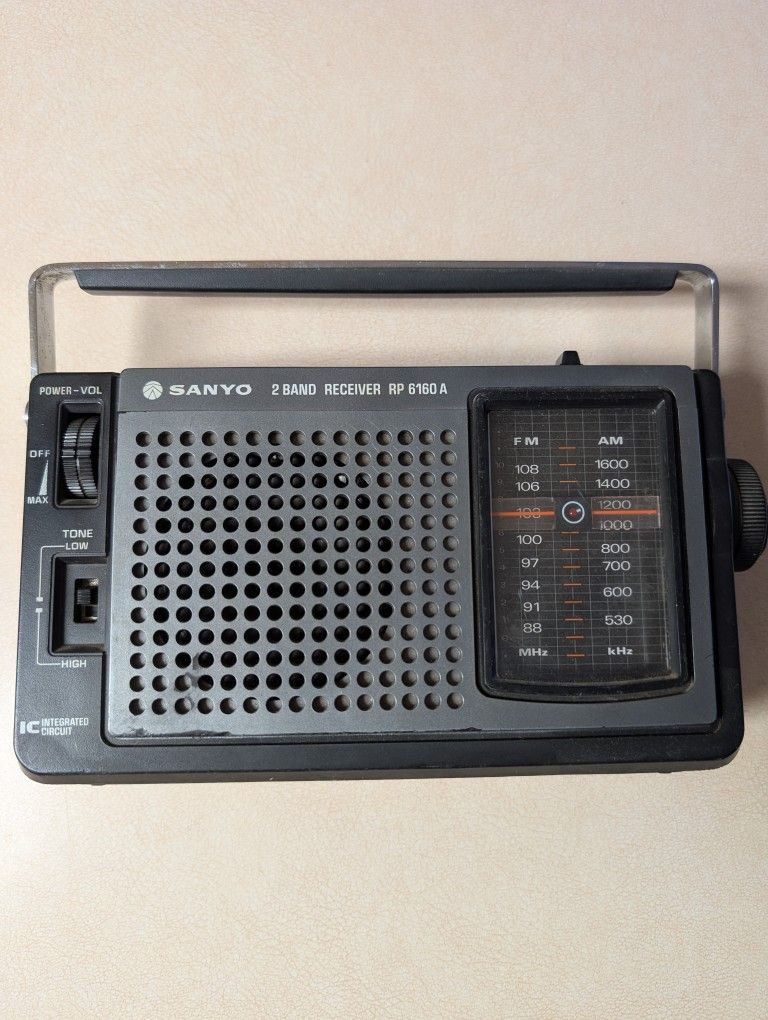 Vintage Sanyo RP 6160 A Band Receiver AM/FM Radio I12 Not Working 