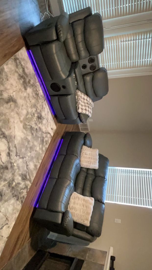 Couch set