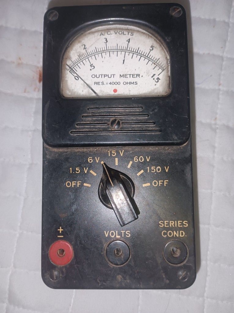 Vintage Rare WW2 SIGNAL CORPS US 🪖 ARMY OUTPUT VOLT METER MODEL 650-SC FOR SALE.