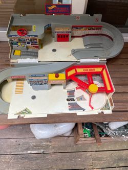 Hot Wheels vintage garage