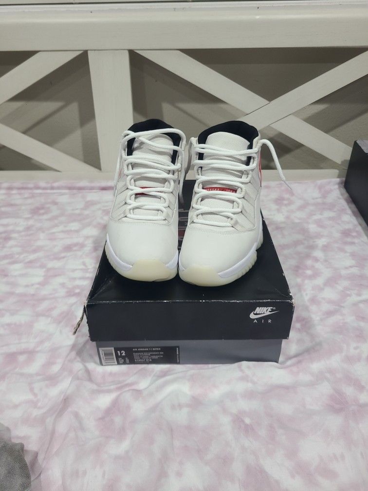 Air Jordan 11 Retro - (Platinum Tint)