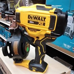 DEWALT 20V MAX BRUSHLESS XR ROOFING NAILER (TOOL ONLY)