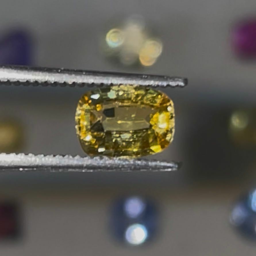 1Ct Natural Unheated Yellow Sri Lankan Sapphire