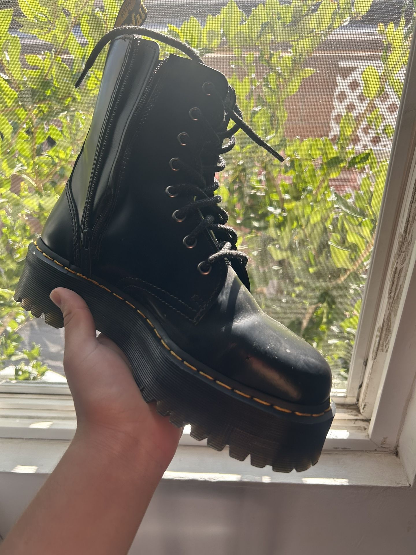 1460 WOMEN'S FAUX FUR LINED LACE UP BOOTS