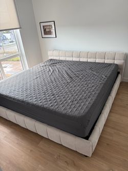 King Size Upholstered Storage Bed — Excellent Condition