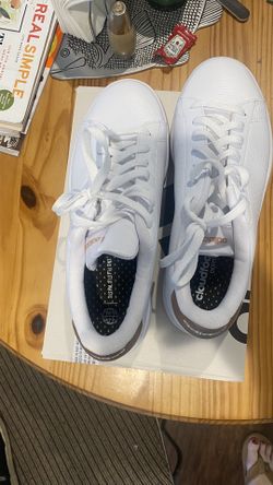 NEW IN BOX. Adidas Advantage Tennis