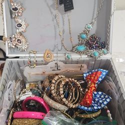 JEWELRY LOT WITH JEWELRY BOX