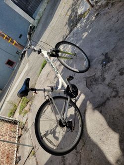 SCHWINN BIKE EXCELLENT CONDITION
