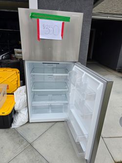 Insignia Refrigerator