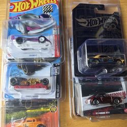 Hot wheels and matchbox supers