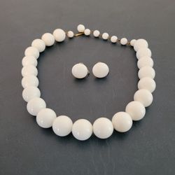 Necklace - White Chunky Bead Choker Length with Pair of Screw Back Non-Pierced Earrings