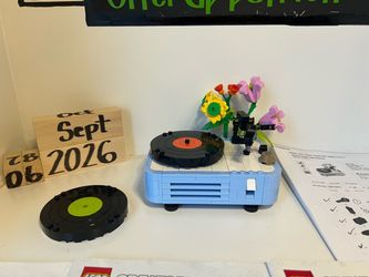 31172 LEGO Creator 3 in 1 Record Player with Flowers