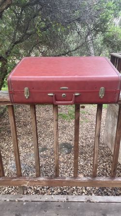 Vintage “Taperlite” Suitcase