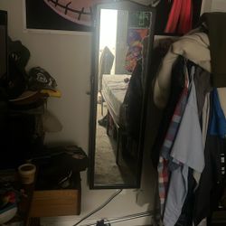 Jewelry hanging mirror