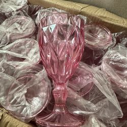 24 Vintage Look Plastic Wine Glasses