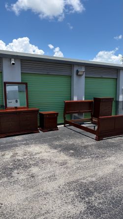 Queen bedroom set .juego de cuarto queen size