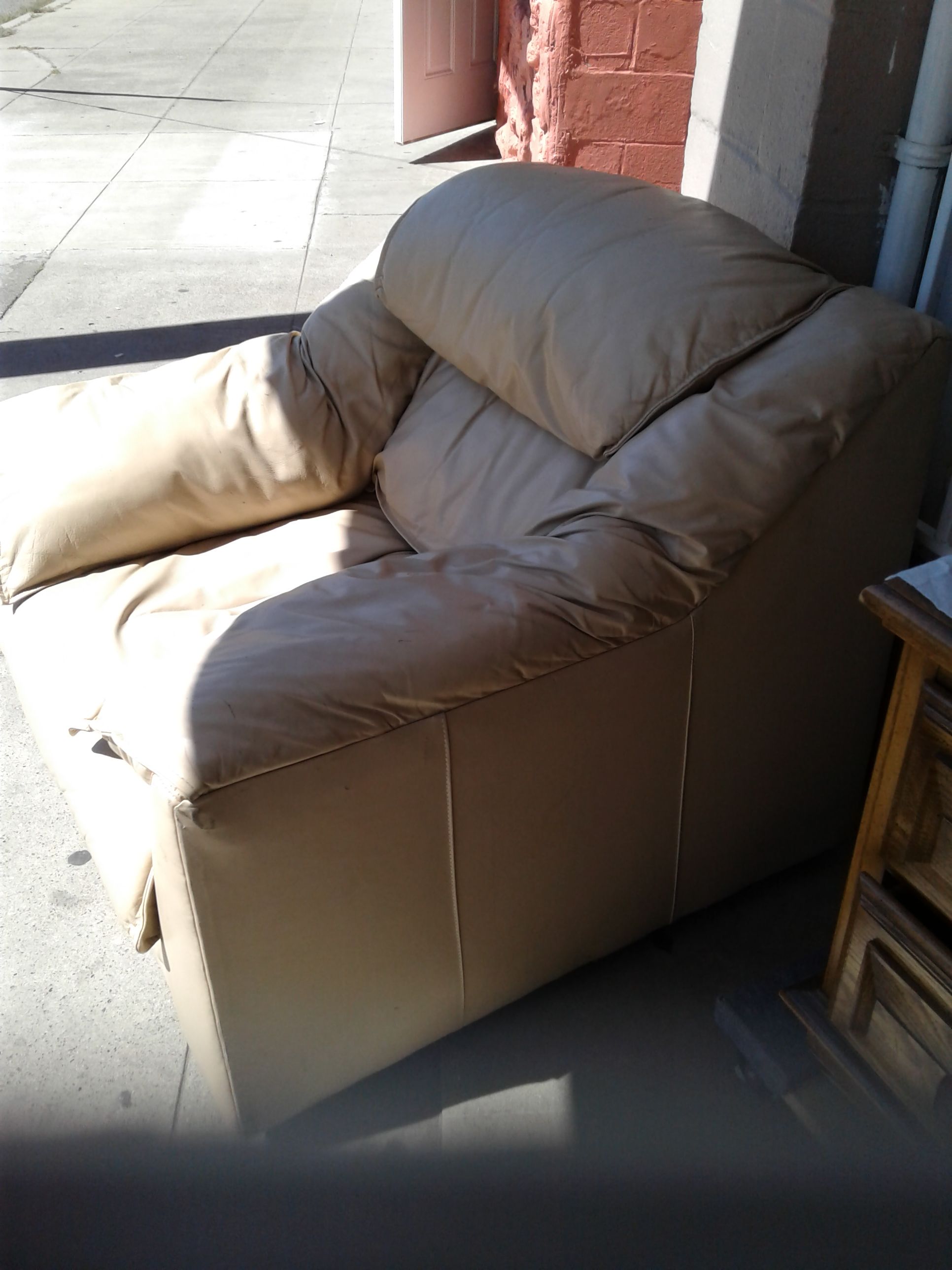 Oversized leather chair SALE 20$