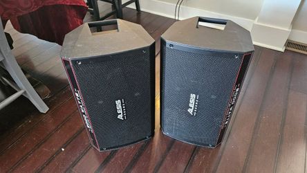 (2) 2000 Watt ALESIS STRIKE Amp 12 Speakers