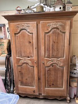 Armoire/Pine Cabinet