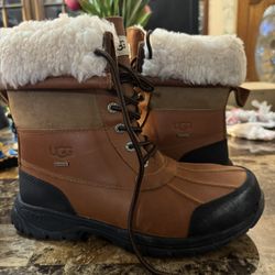 UGG Australia Butte boots for men size 8. Botas UGG Australia Butte para hombres tamaño 8