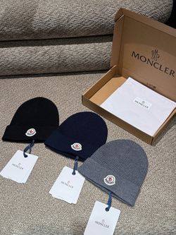 M hat