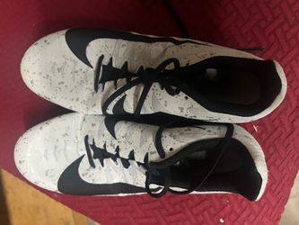 Track shoes