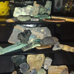 Small Assortment Of Collectors Rocks 