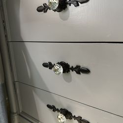 1-3/8” Diamond Dresser Knobs - 6 Count 