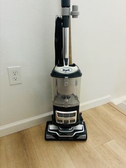 Shark vacuum excellent condition