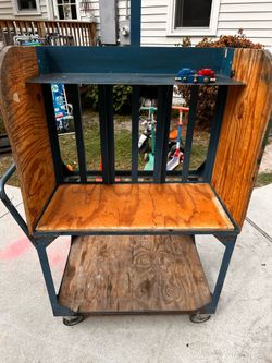 Work cart station