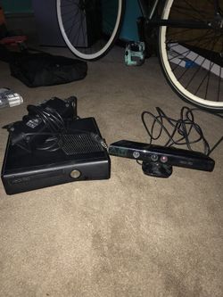 Xbox 360 S with Kinect and Controller